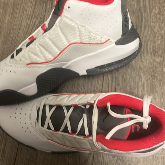 Jordan26 - Picture 2 of 8